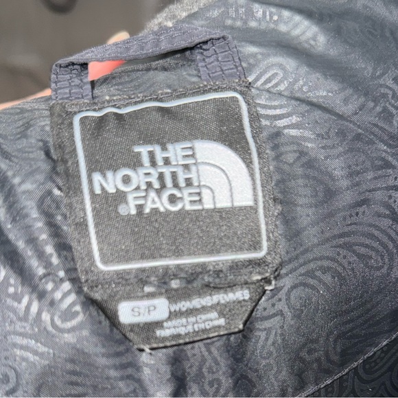 The North Face Black Hooded Puffer Vest - Picture 2 of 2